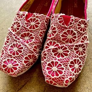 TOMS Girls Pink Glitter/ Floral Crochet detail